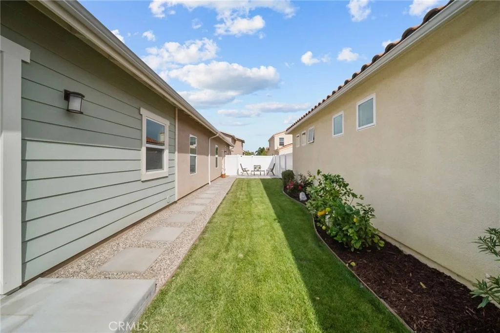 Photo of 4066 Aurora