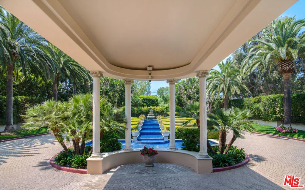Photo of 28824 Cliffside Drive