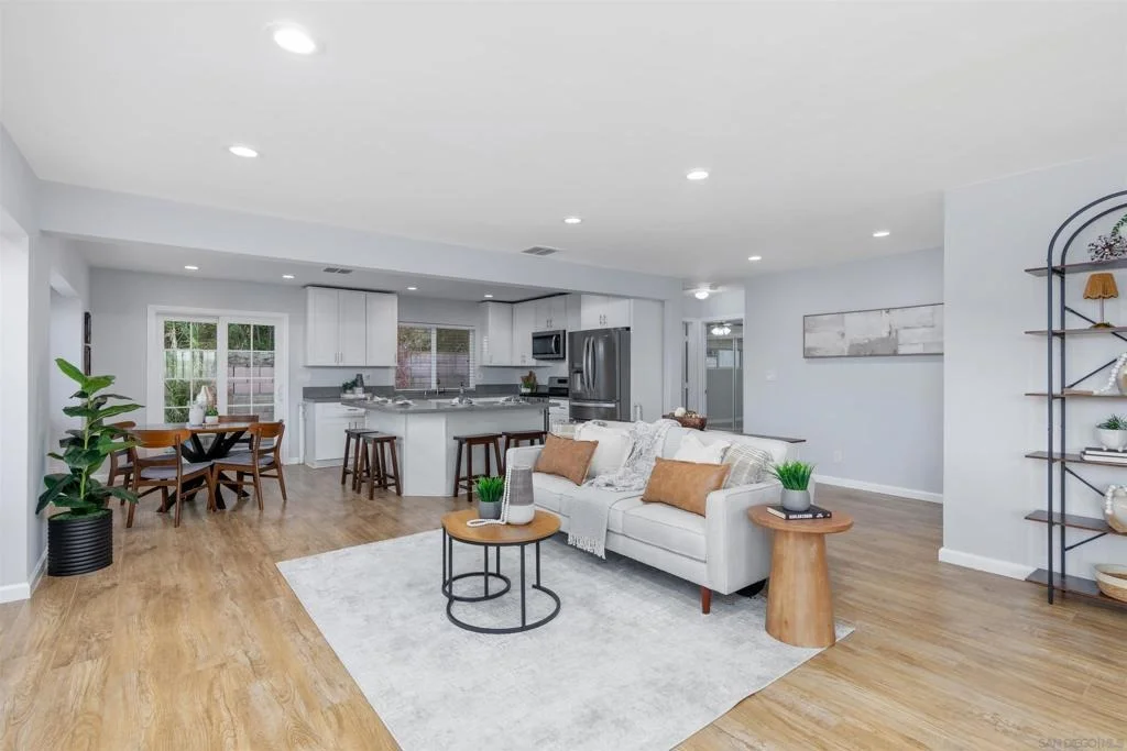 Photo of 8837 Carmir