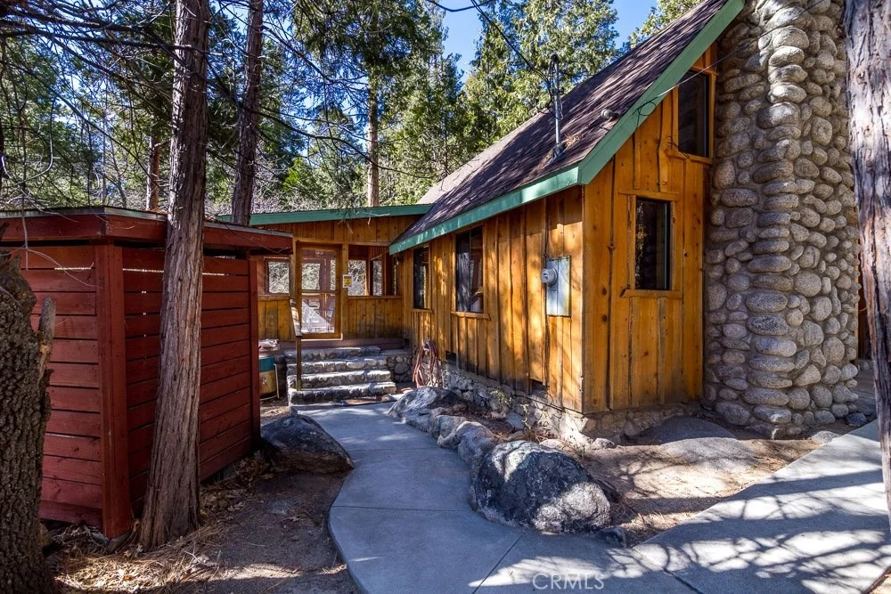 Photo of 25265 Indian Rock Road
