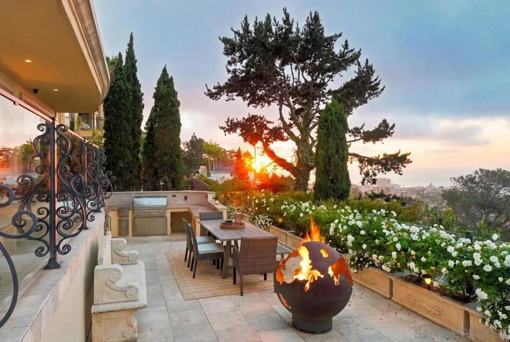 Photo of 1718 Valdes