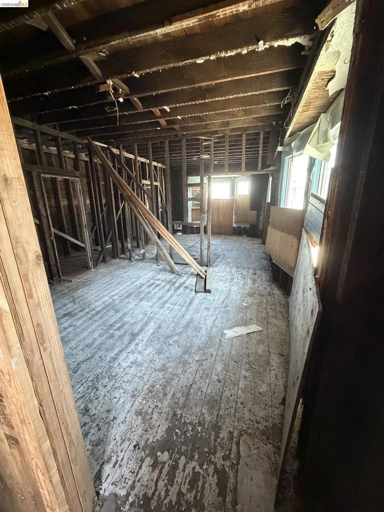 Photo of 2520 Clement Ave
