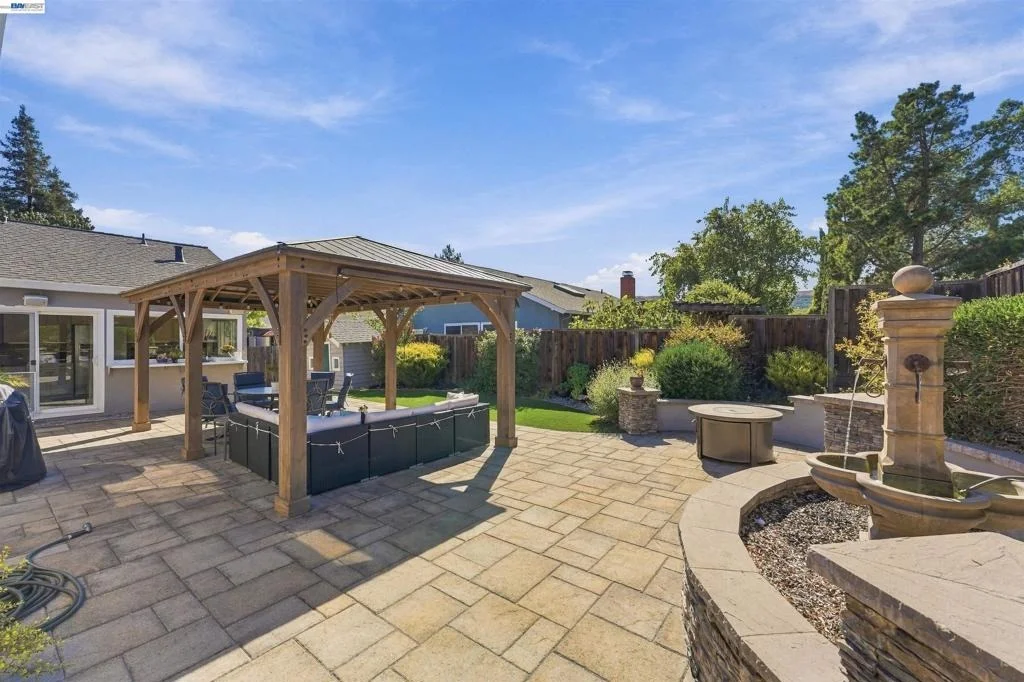 Photo of 3079 Bernard Ave