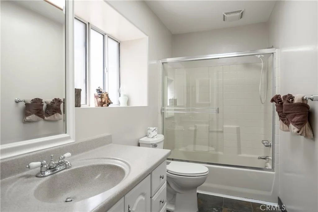 Photo of 42531 Cedar Avenue