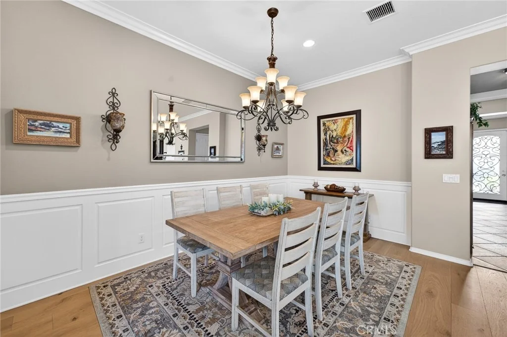 Photo of 370 Irvine