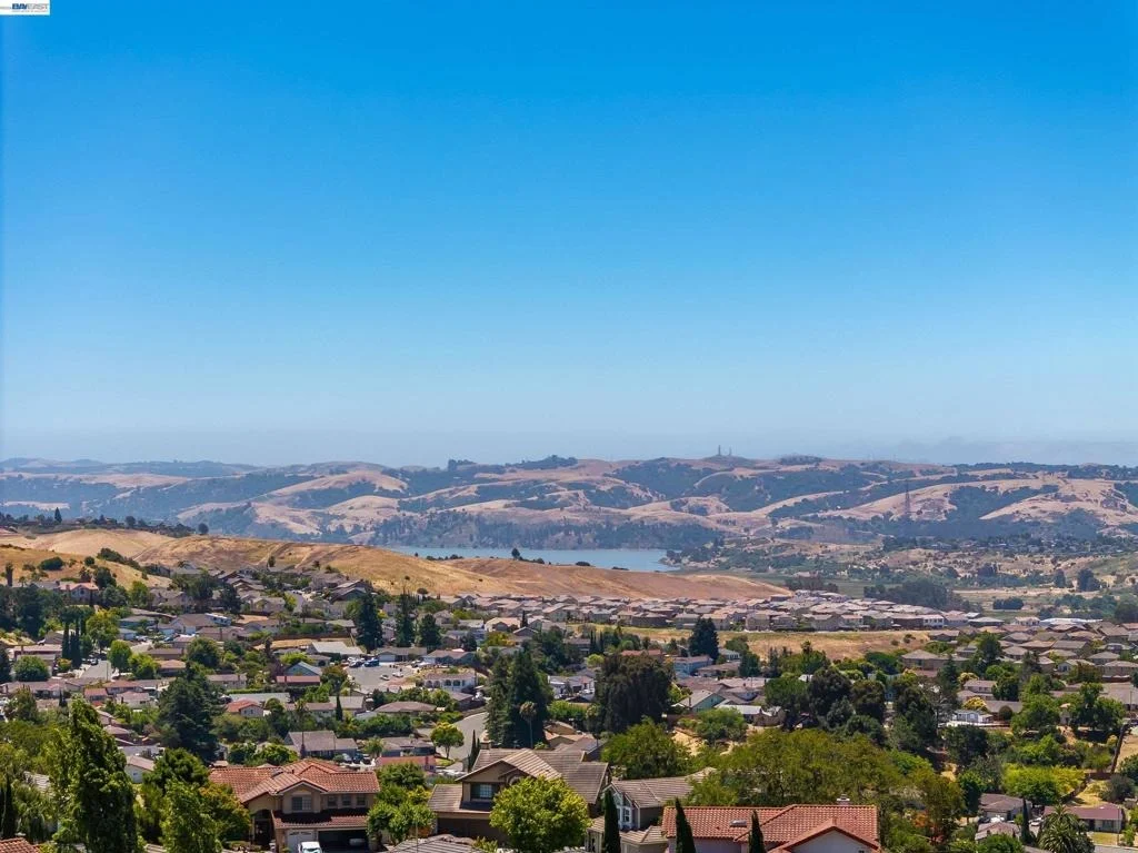 Photo of 2321 Ascot Pkwy