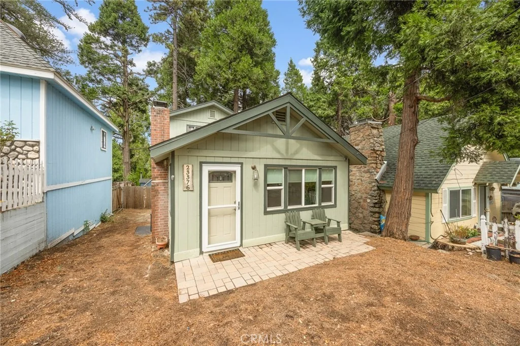 Photo of 23376 Crestline Road