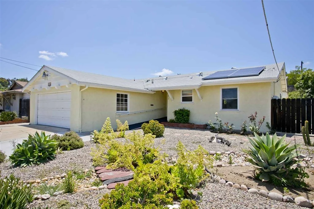 Photo of 1076 Blackbird Street
