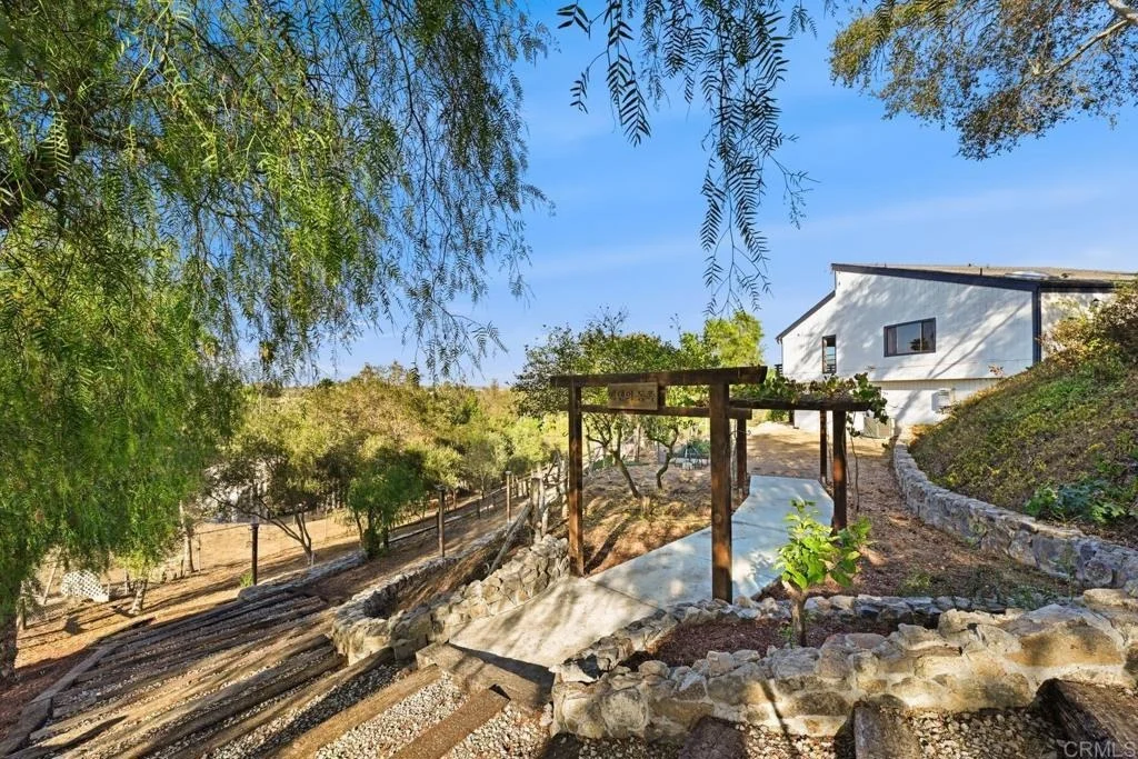 Photo of 335 Morro Hills Road