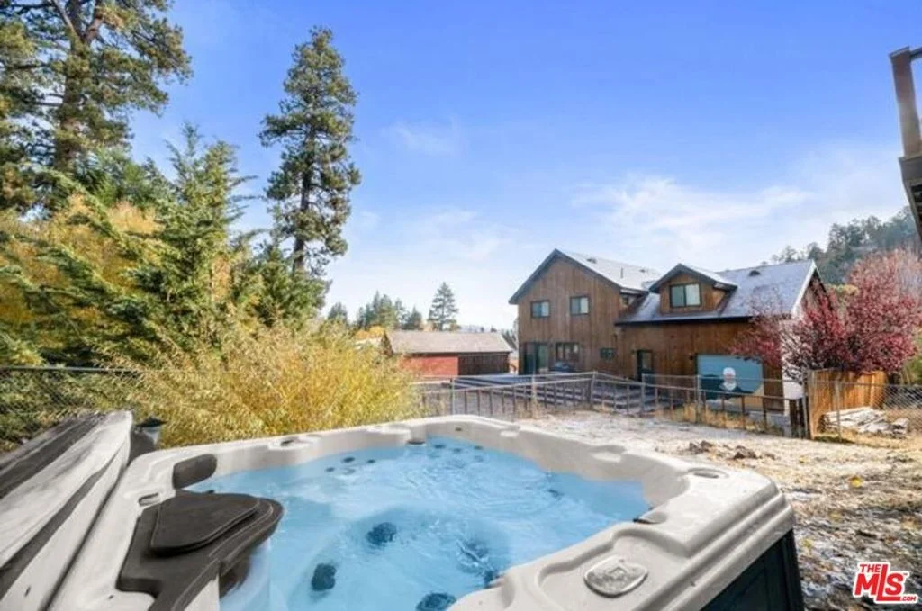 Photo of 993 Cameron Drive