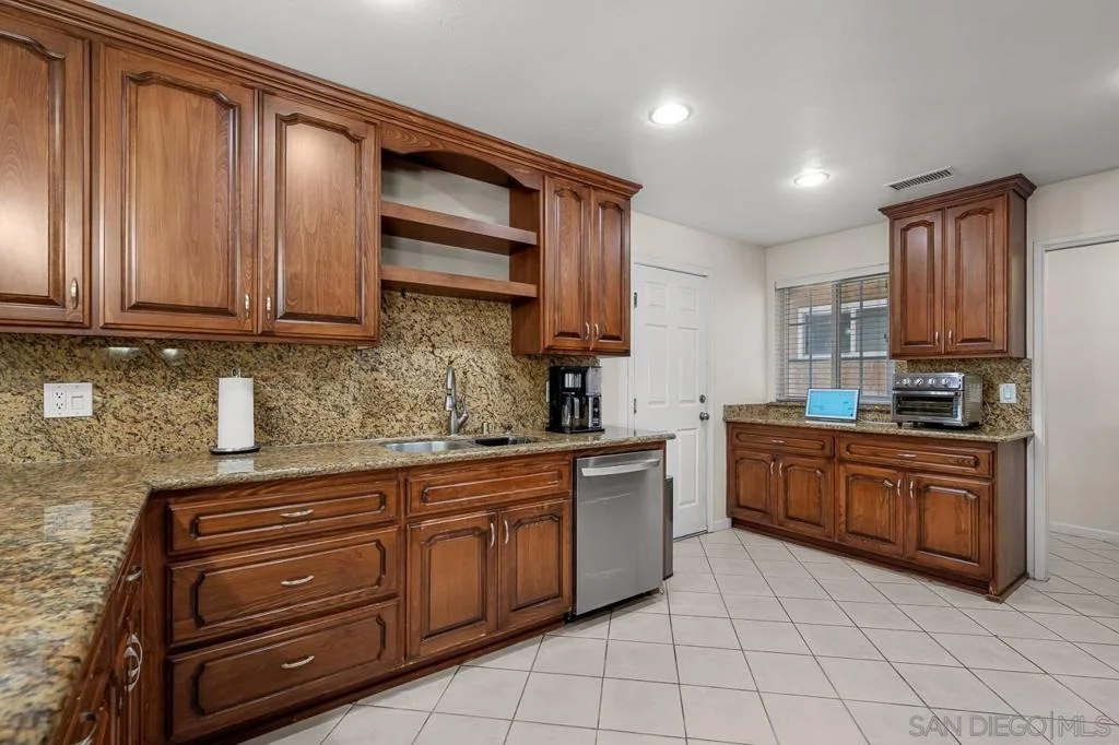 Photo of 922 Denise Ln