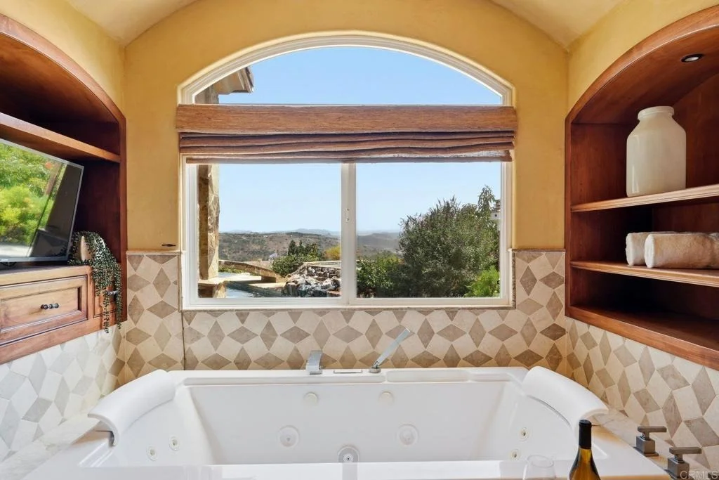 Photo of 2484 Dos Lomas