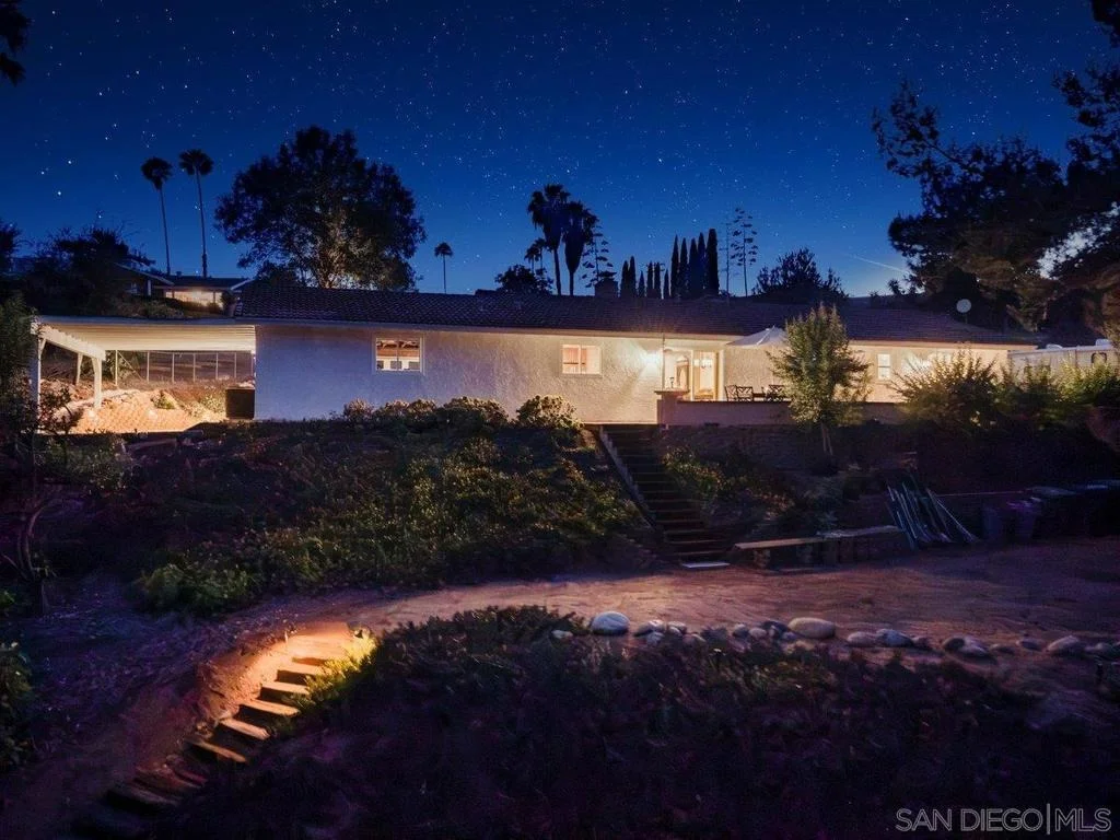 Photo of 2650 Sunset Hills