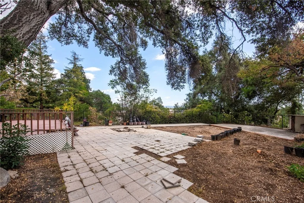 Photo of 1245 Oakhaven Road