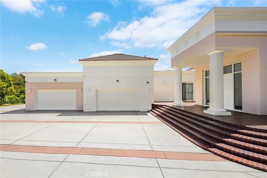 Photo of 689 Leyland Drive