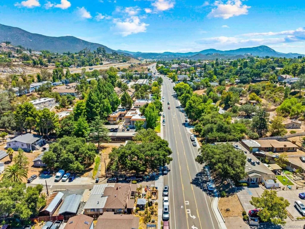 Photo of 2560 Alpine Blvd