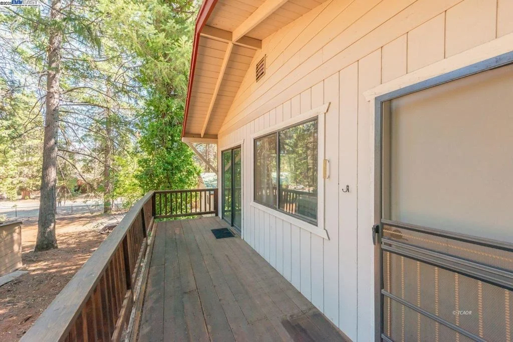 Photo of 230 Lakeview Dr.