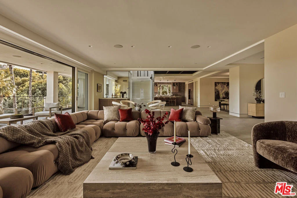 Photo of 16838 Oak View Drive