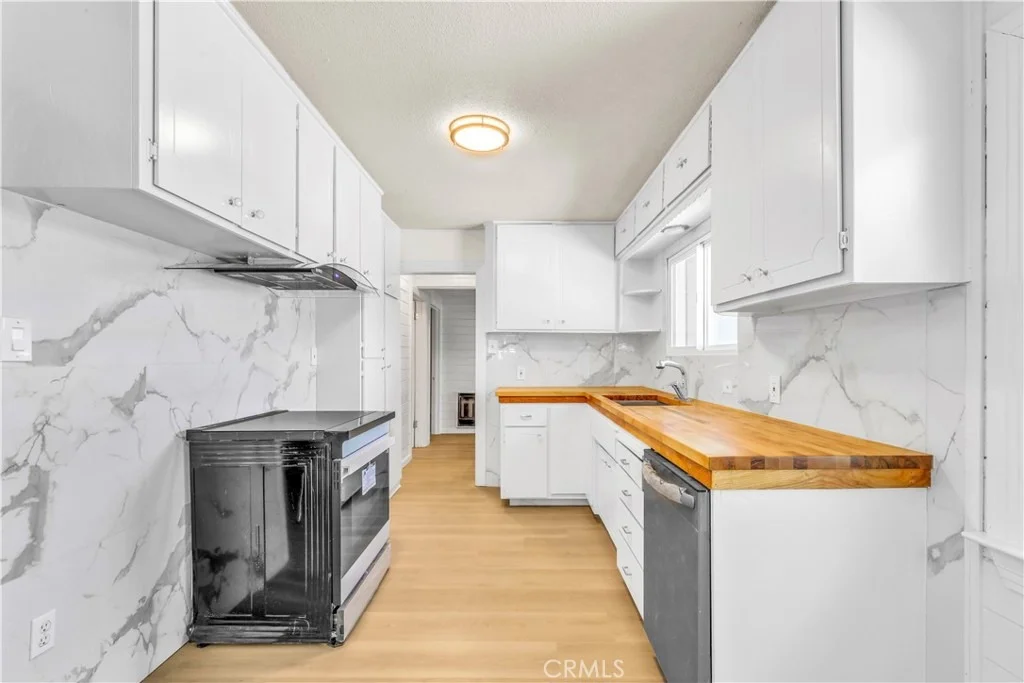 Photo of 15905 Kugelman