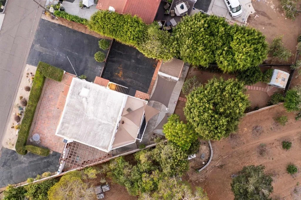Photo of 2658 Highland Drive