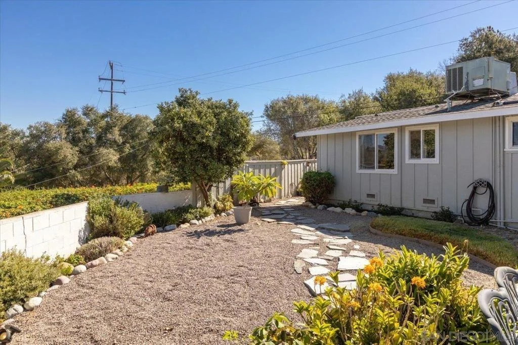 Photo of 1840 Davis