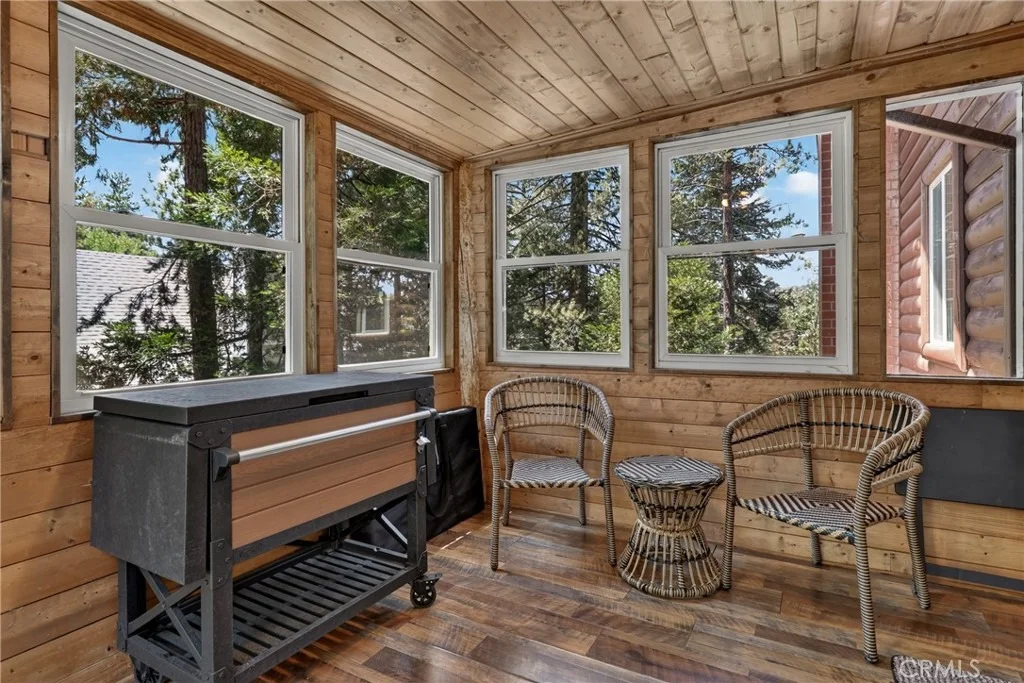 Photo of 615 Grass Valley Rd