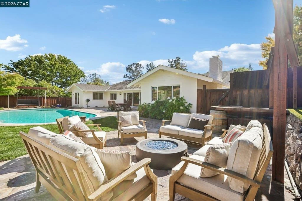 Photo of 49 Corliss Dr