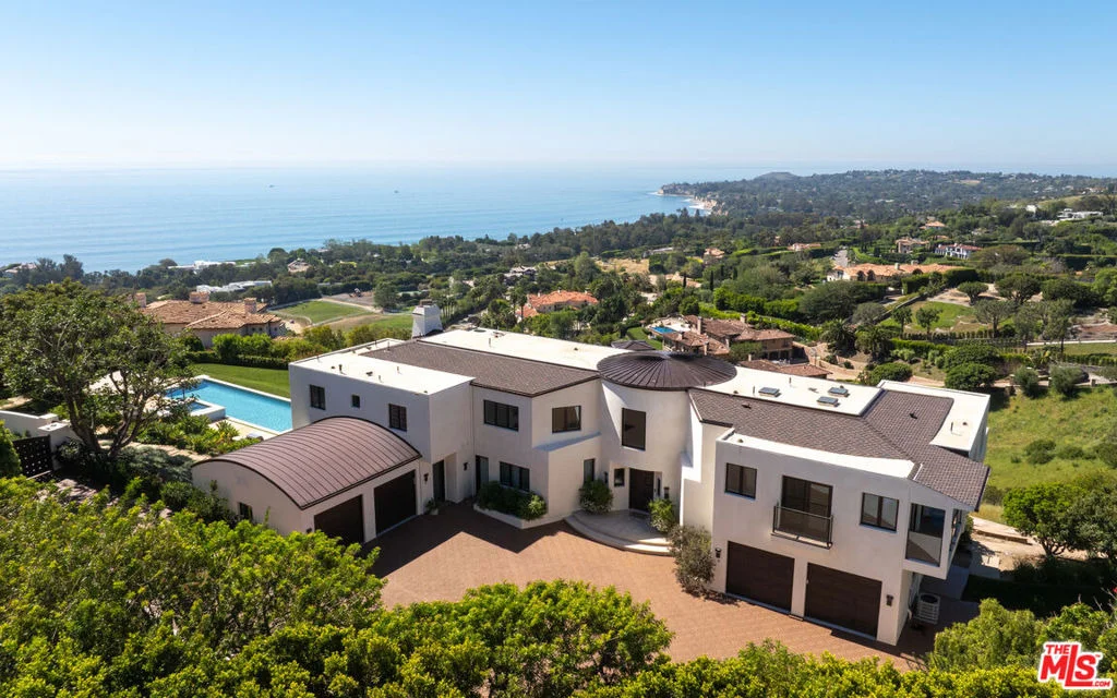Photo of 27445 Winding Way