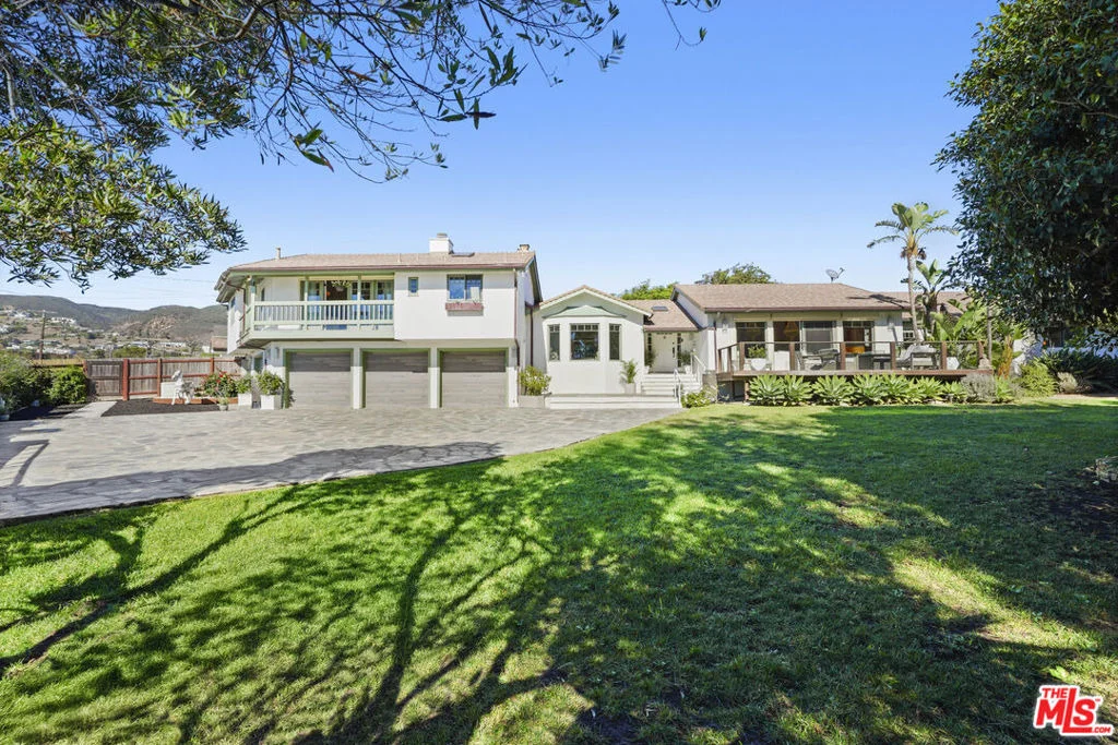 Photo of 6052 Merritt Drive