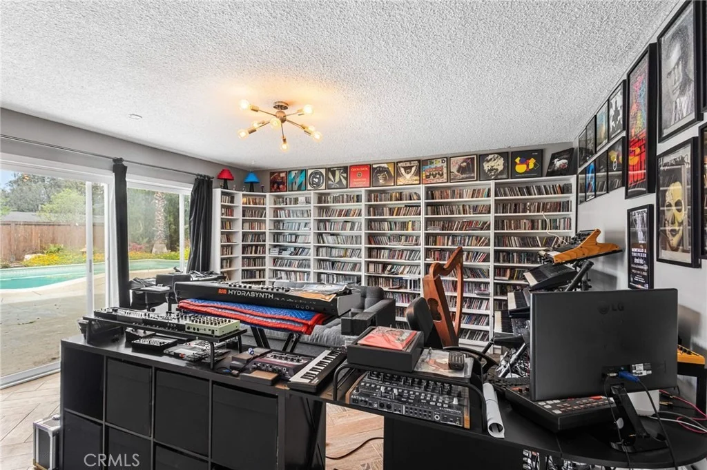 Photo of 2367 Deerhorn Dr