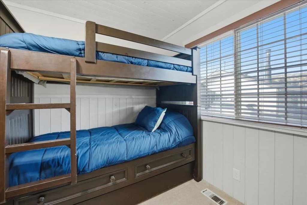 Photo of 913 Mount Doble Drive