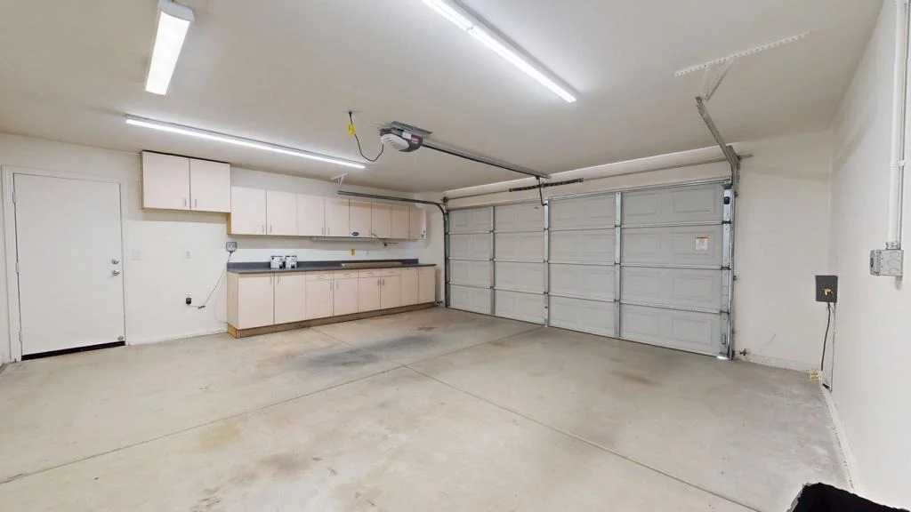 Photo of 41443 Balaclava Drive