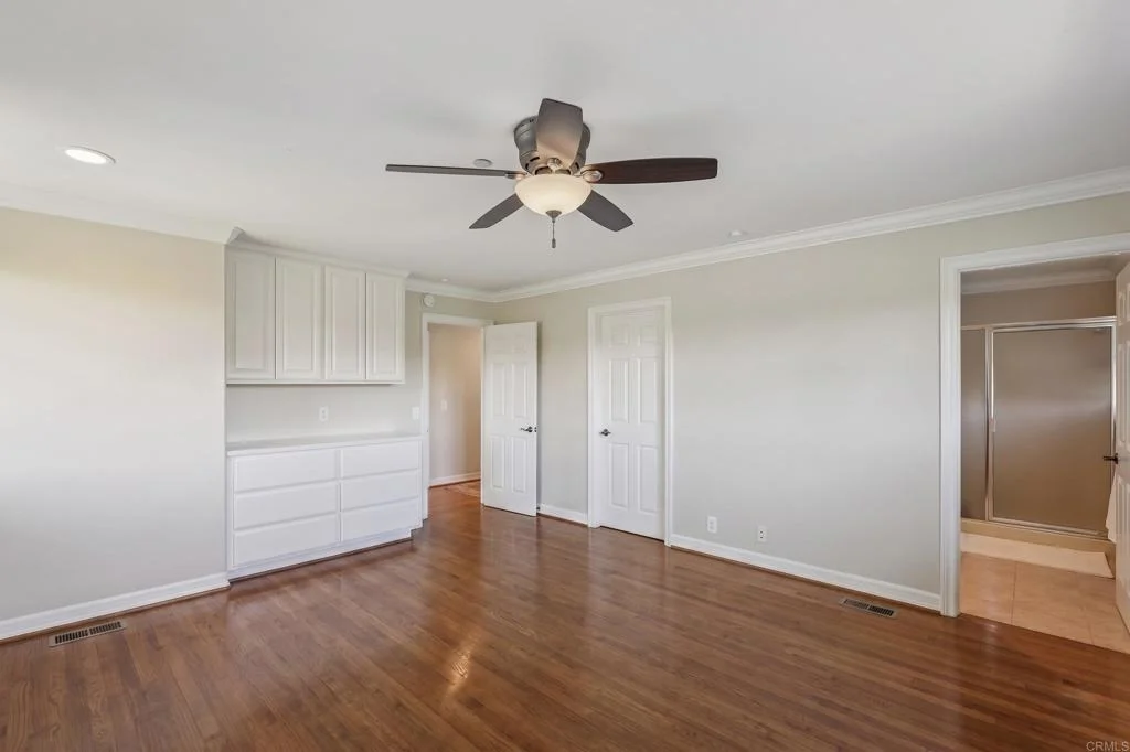 Photo of 707 S Live Oak Park Road