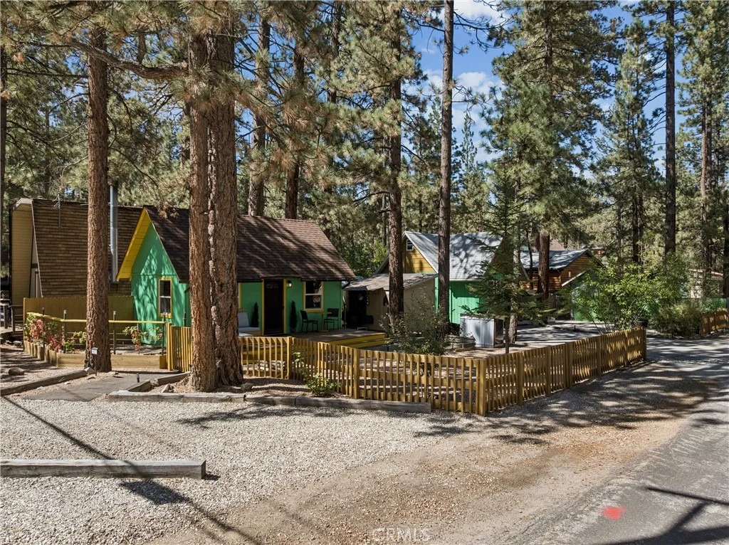 Photo of 903 W Rainbow Boulevard