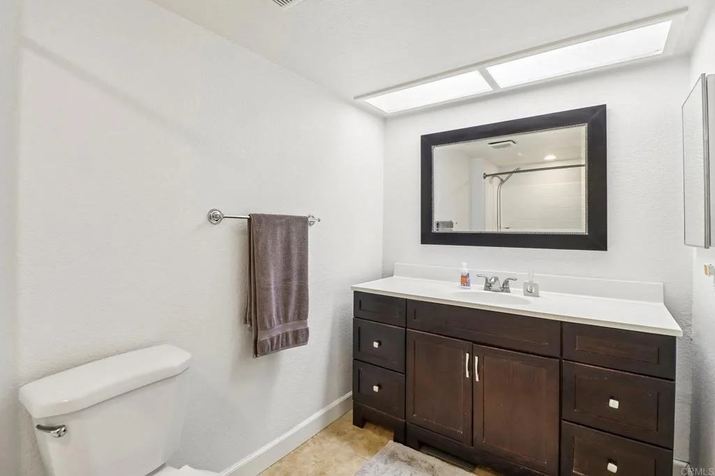 Photo of Unit B at 5070 Via Manos