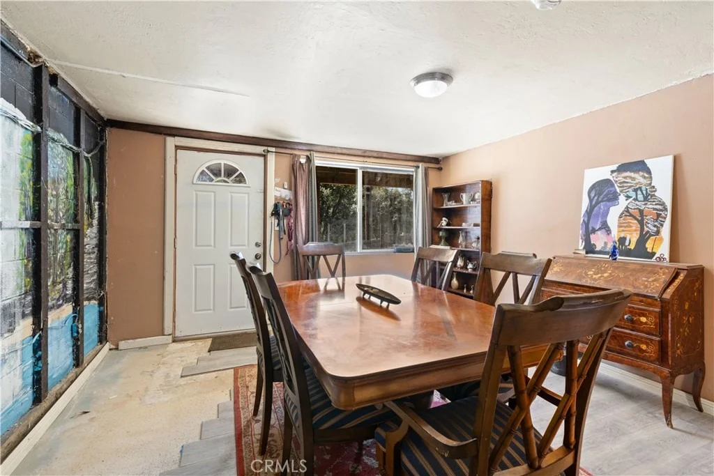 Photo of 6985 Floyd Way