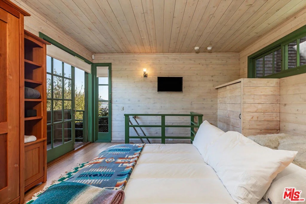 Photo of 23441 Malibu Colony Road