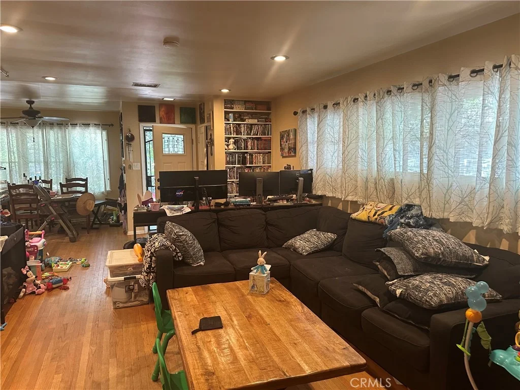 Photo of 7300 Etiwanda