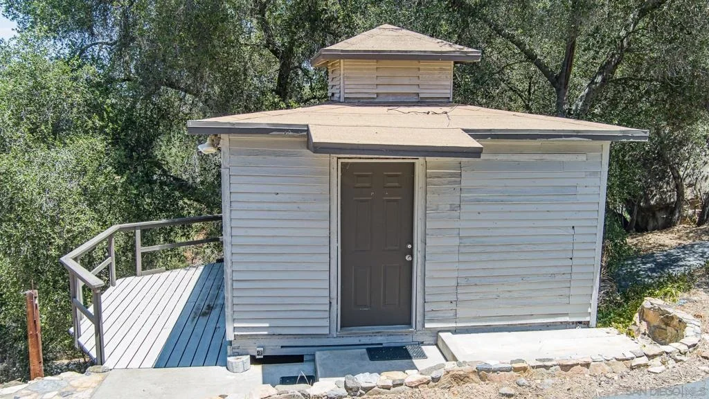 Photo of 14949 Woods Valley