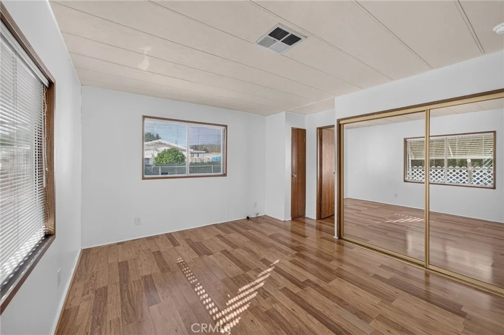 Photo of 1650 Sonora