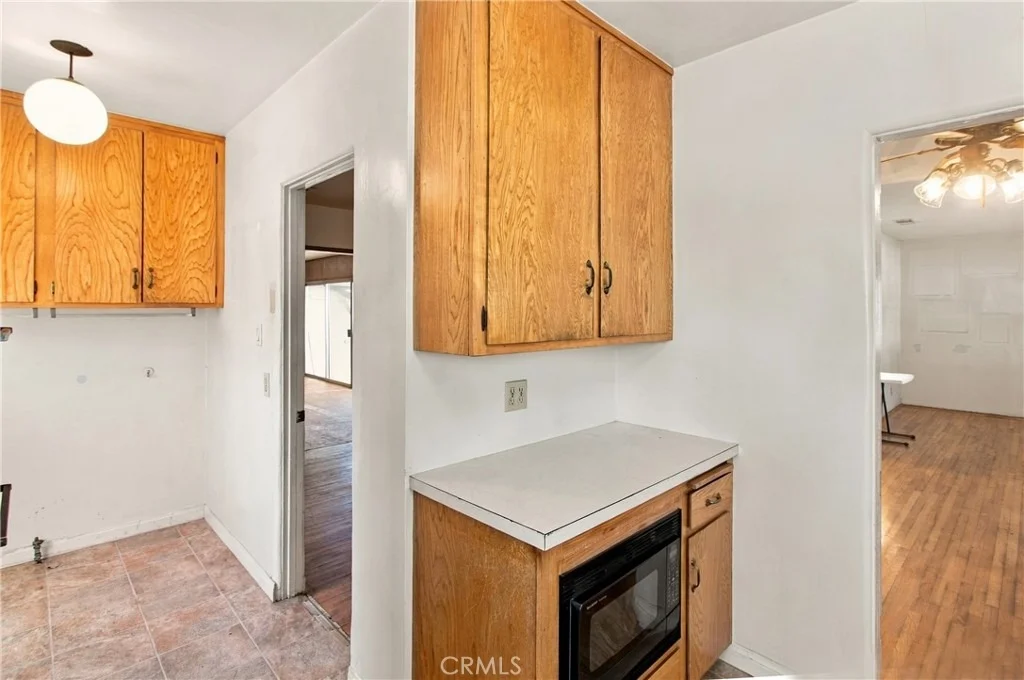 Photo of 2043 N Maple