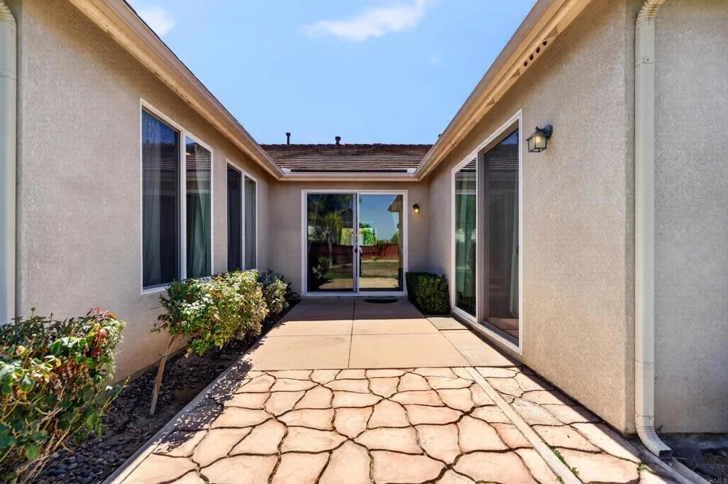 Photo of 28017 Windjammer Court