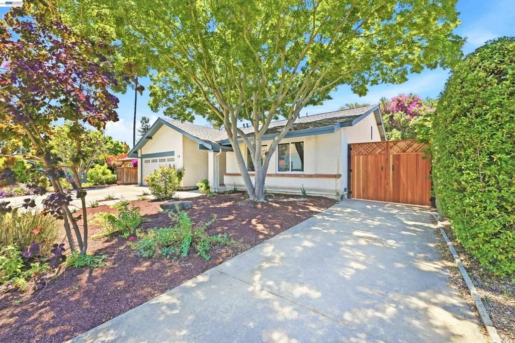Photo of 467 Lowell Pl