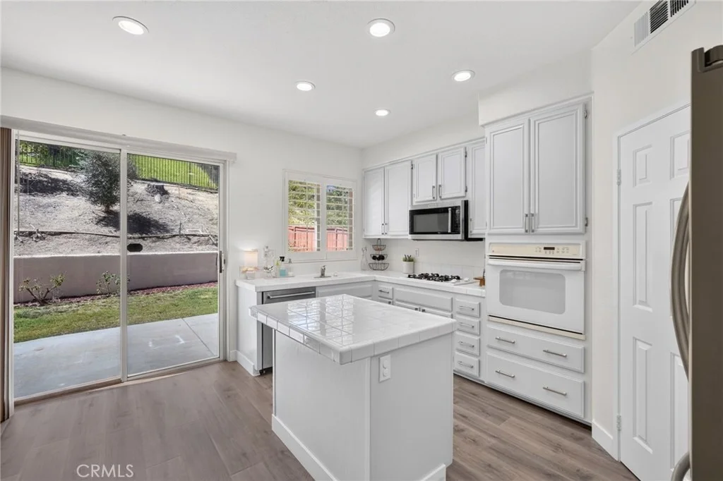 Photo of 41211 Pine Tree