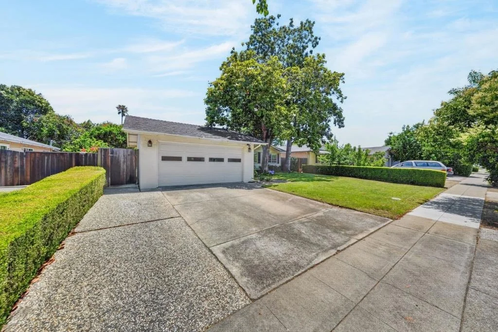 Photo of 1668 Cassiar Drive