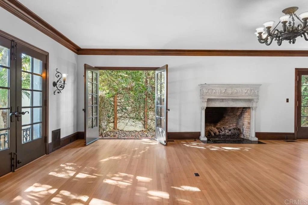 Photo of 1015 Alameda Boulevard