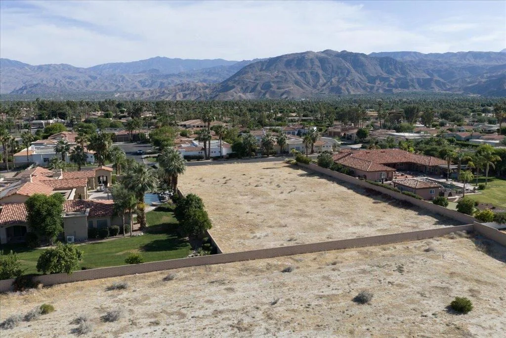 Photo of 2 Carrera Place