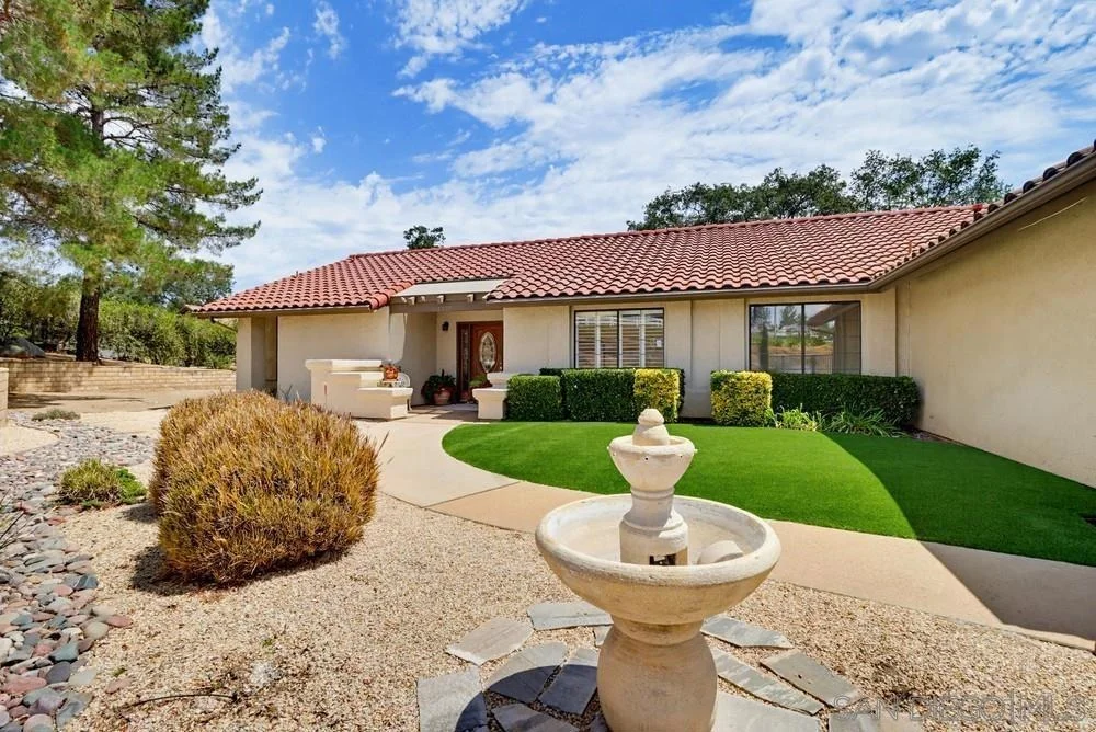 Photo of 2577 Camino Narciso