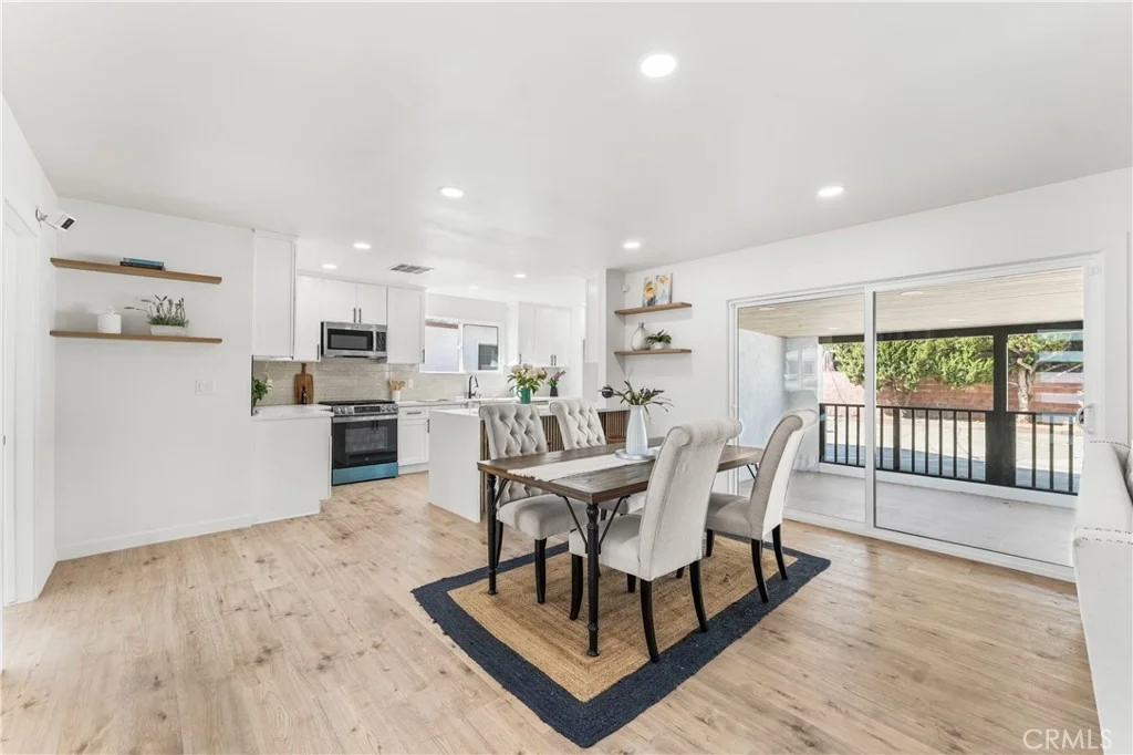 Photo of 8908 8910 Lev Avenue