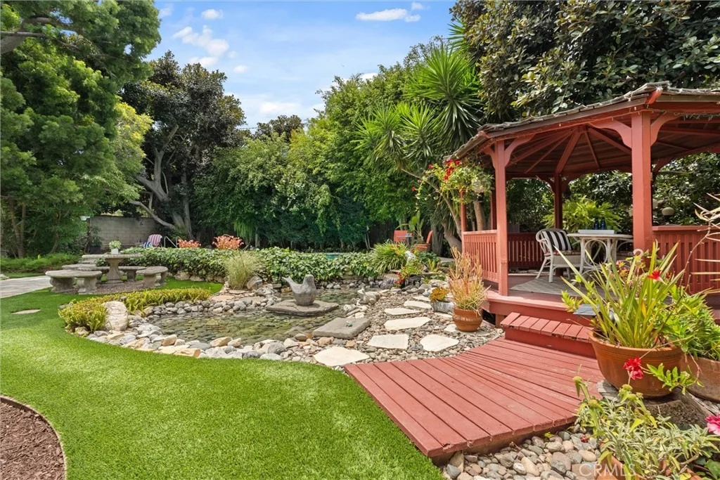 Photo of 1455 La Perla